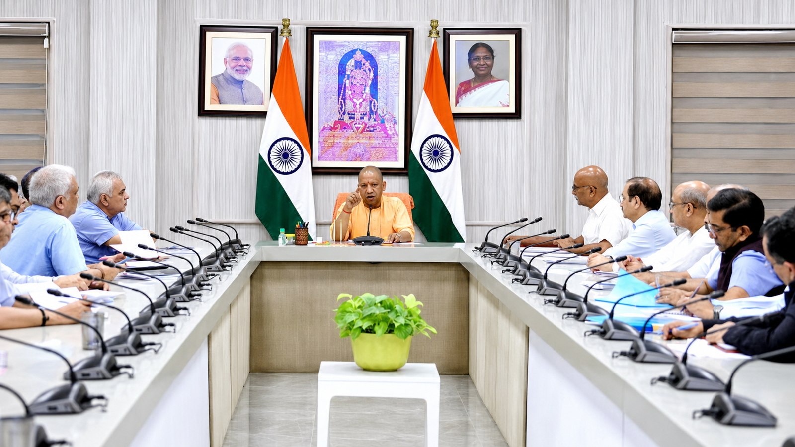 2027 से पहले योगी सरकार का बड़ा ऐलान, 25 लाख युवाओं को फ्री टैबलेट, 24 बड़े फैसलों पर लगी मुहर