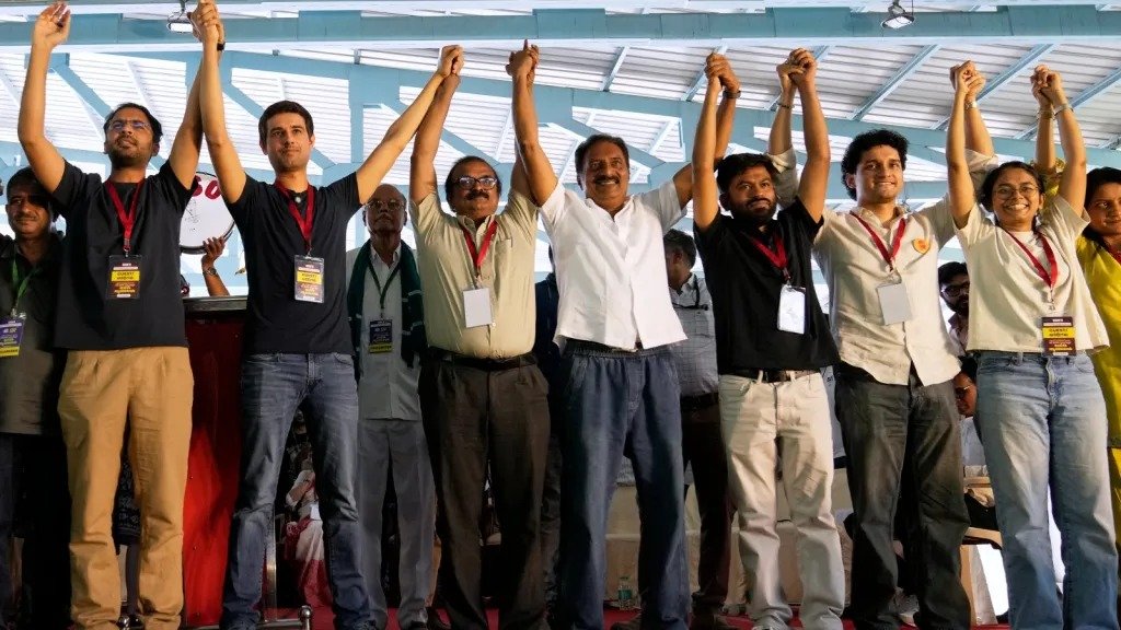 बेंगलुरु में मतदाता सूची को लेकर बड़ा प्रदर्शन, ध्रुव राठी और प्रकाश राज समेत कई हस्तियां हुईं शामिल, बोले- SIR खत्म करो