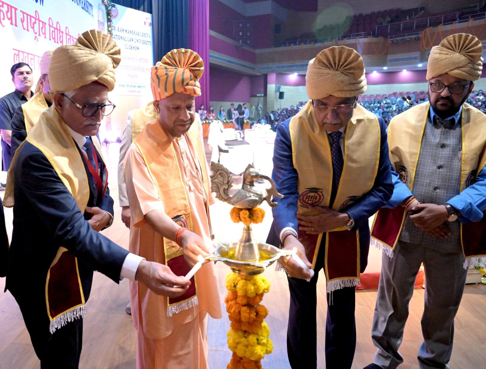 ‘रूल ऑफ माफिया’ से ‘रूल ऑफ लॉ’ तक, लोहिया विधि विश्वविद्यालय के दीक्षांत समारोह में क्या बोले सीएम योगी?